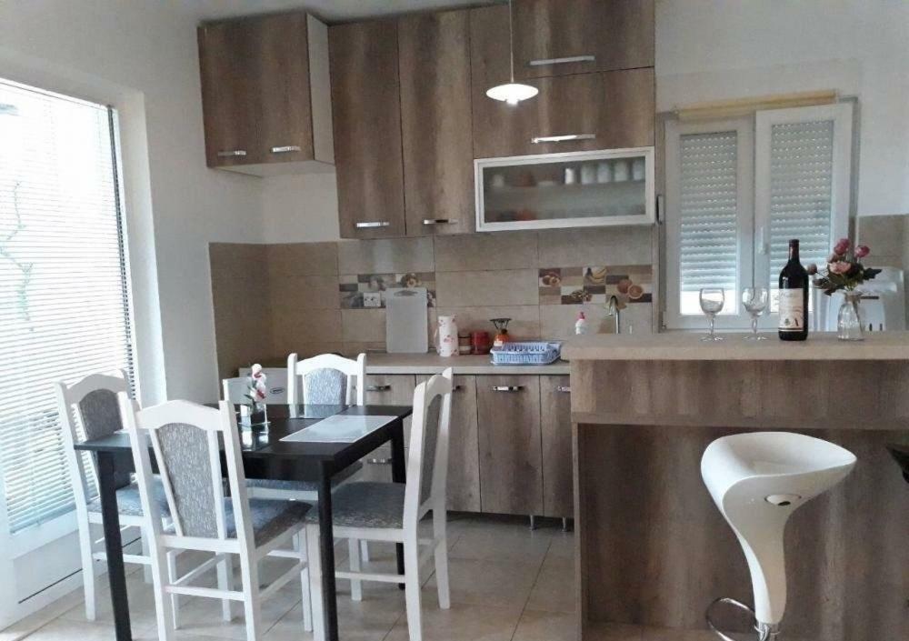 Apartment Iva บิเยลา ภายนอก รูปภาพ